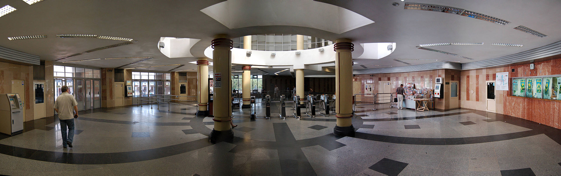 Эти станции метро в Киеве появились при Омельченко: так они выглядят сегодня (фото)