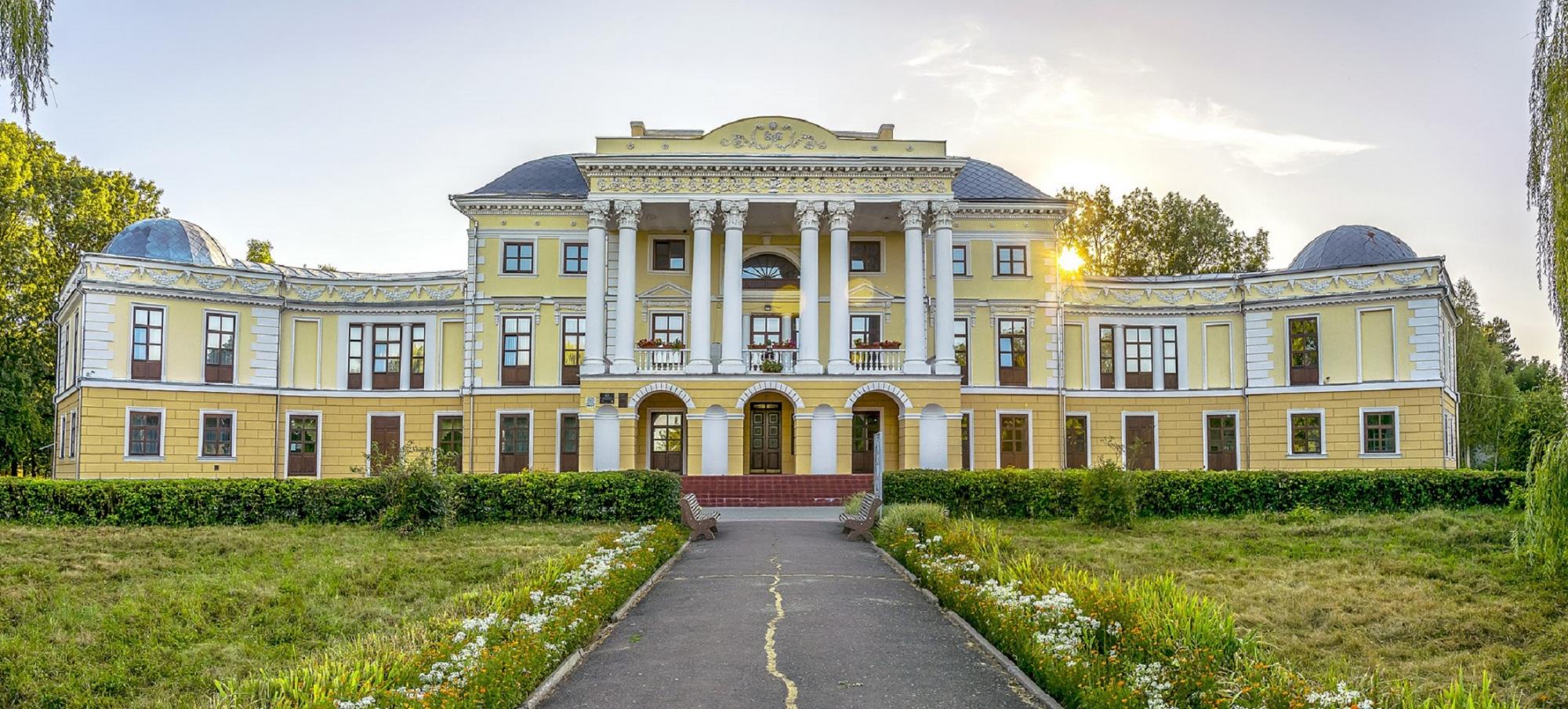 Вишуканість та розкіш: 6 найцікавіших дворянських садиб для осіннього вікенду 