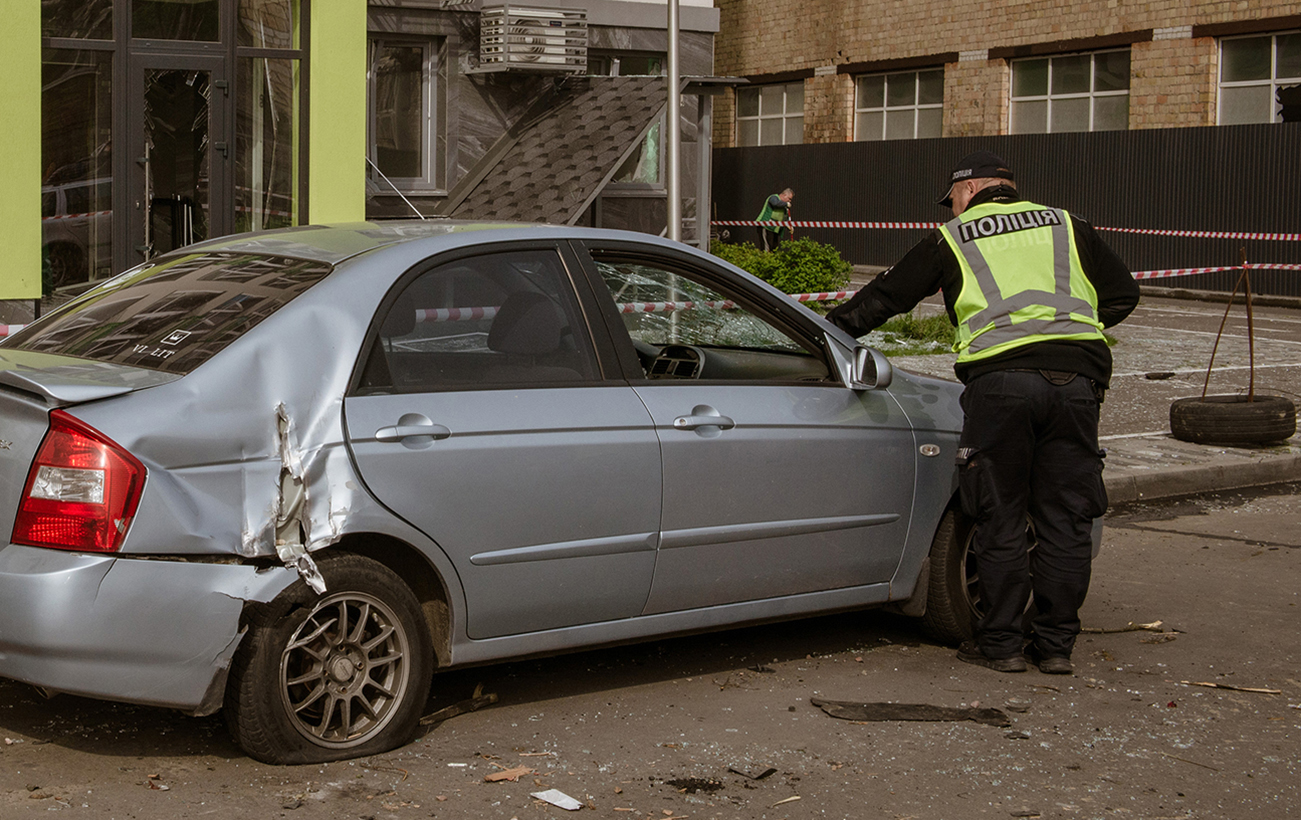 Як страхують авто від прильотів і чи можна отримати 100% компенсації