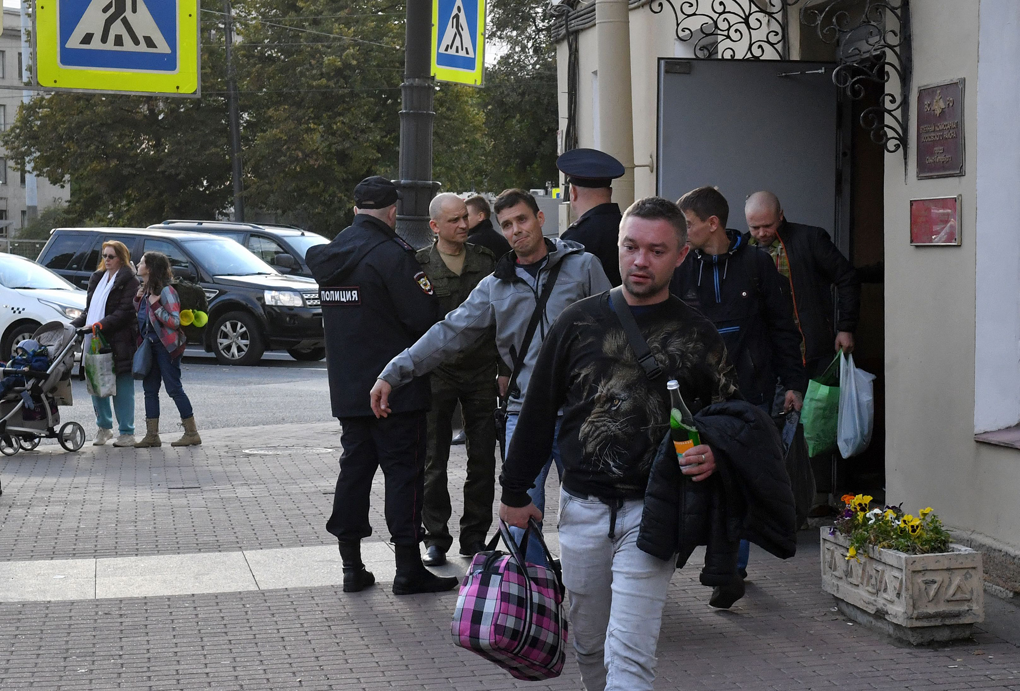 Армия должников: как Россия скупает &quot;добровольцев&quot; для войны в Украине