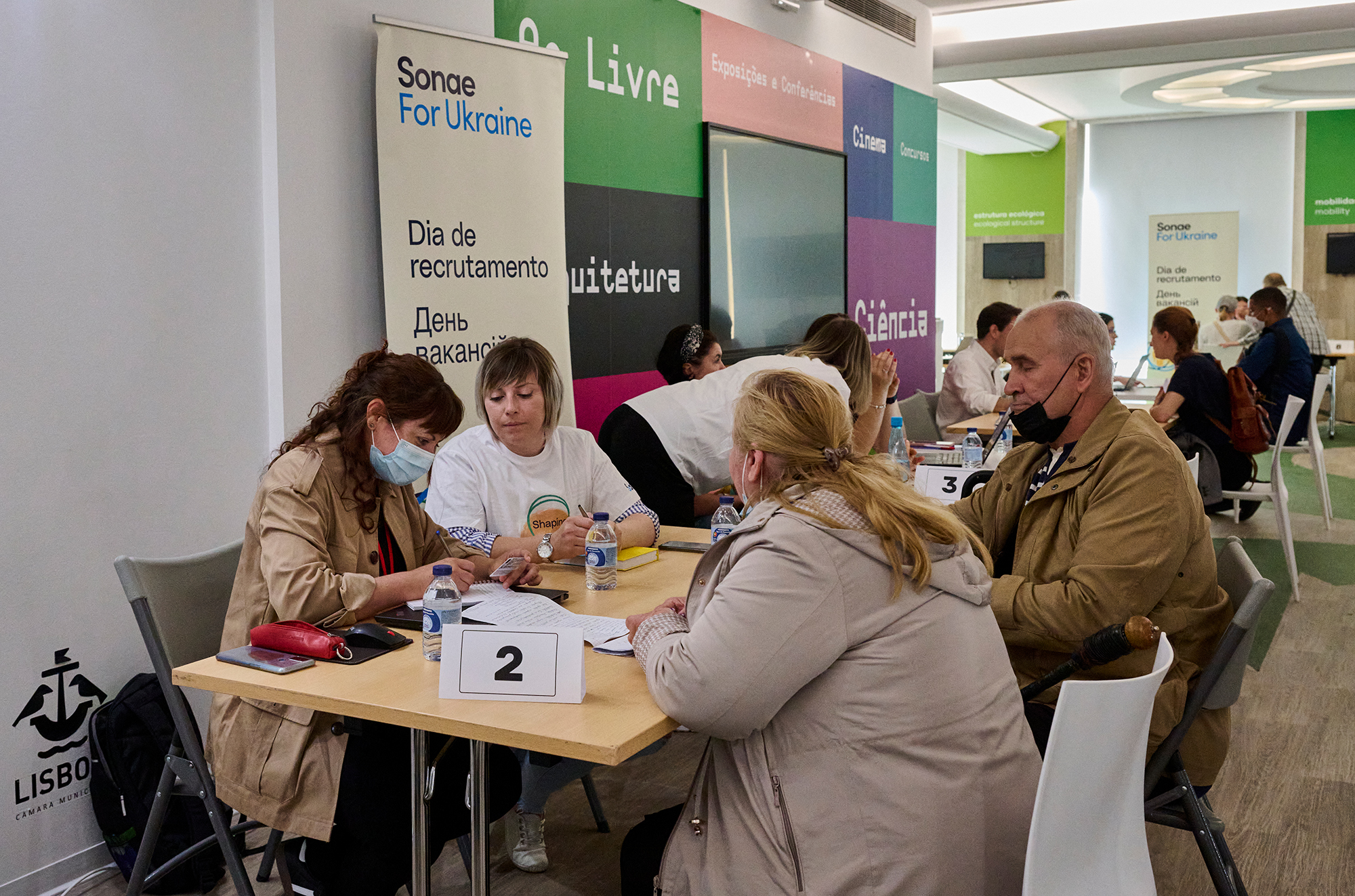 Небольшие выплаты и дорогое жилье. Что украинцам стоит знать о переезде в Португалию