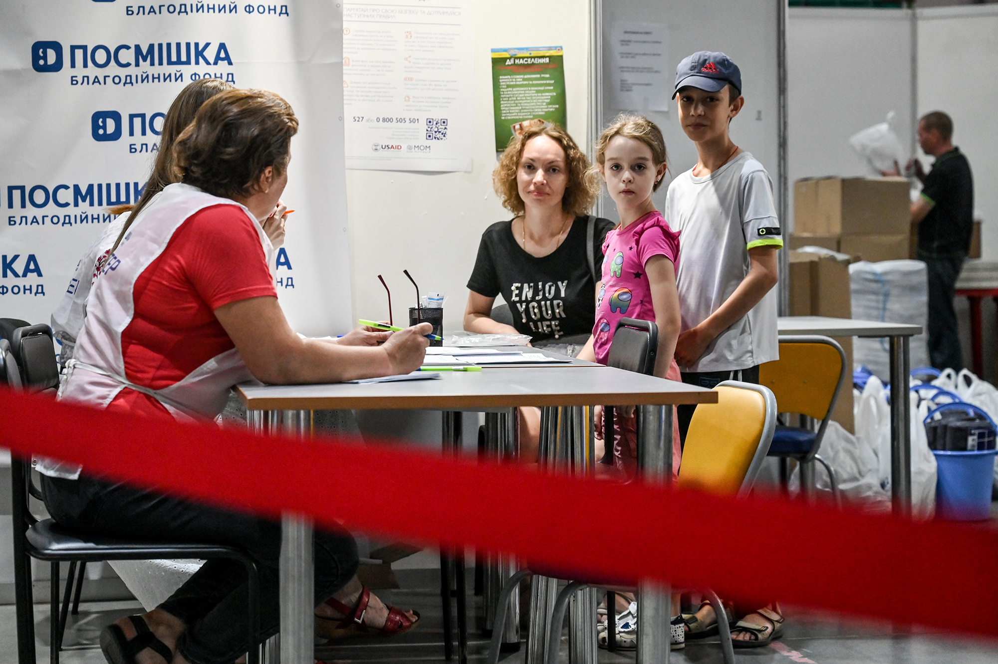 Не тільки переселенцям. Як отримати виплати від міжнародних організацій в Україні