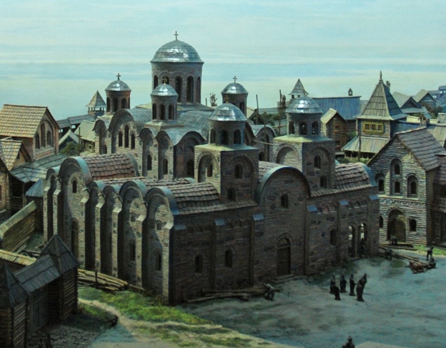 Первый освященный храм в Киевской Руси. Смотрите, как когда-то выглядела Десятинная церковь