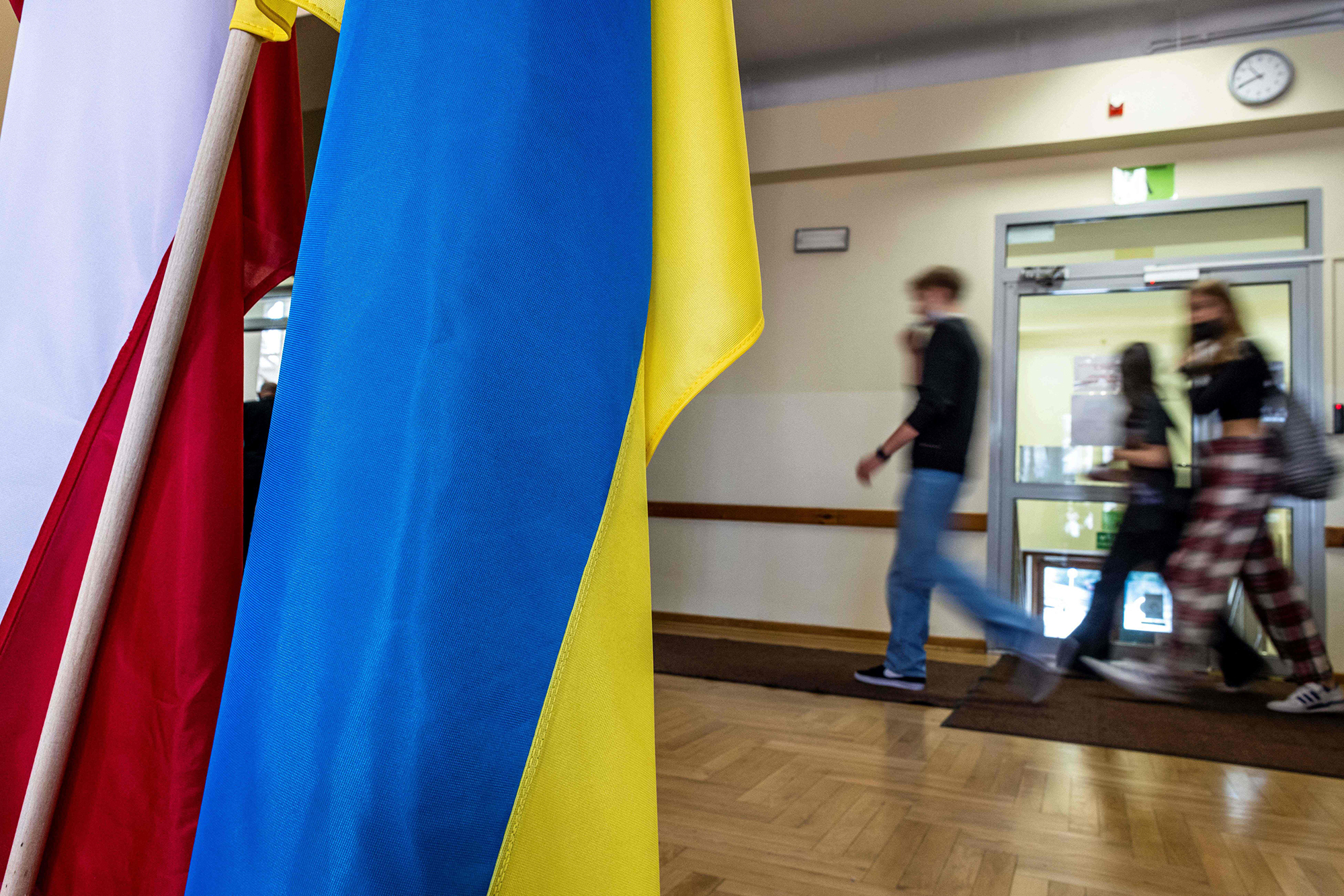 Уроки в эмиграции. Как школьники из Украины привыкают к ЕС и что будет с их образованием