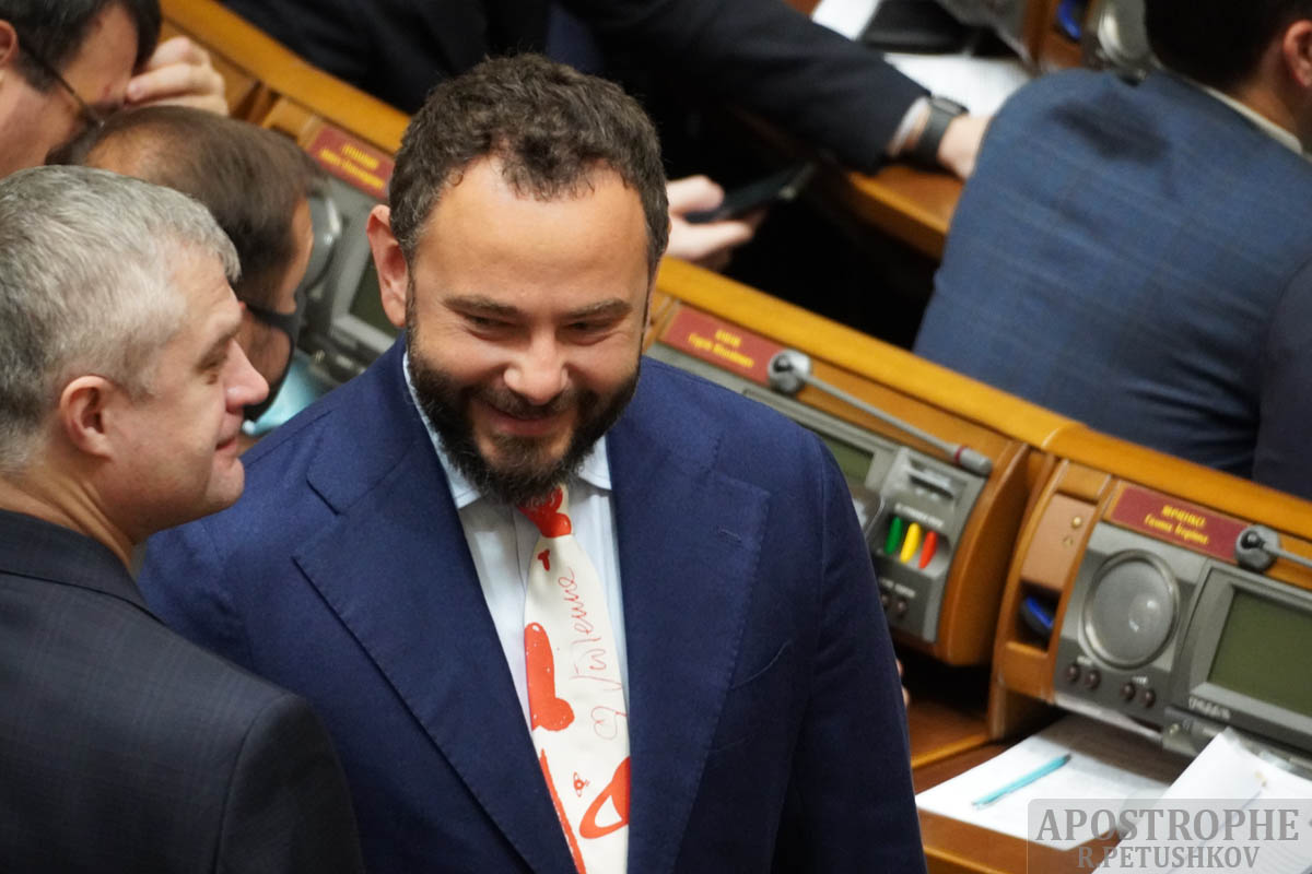 Дубинський вигуляв у Раді "вульгарну" краватку, яка дорожча за прожитковий мінімум українців (фото)