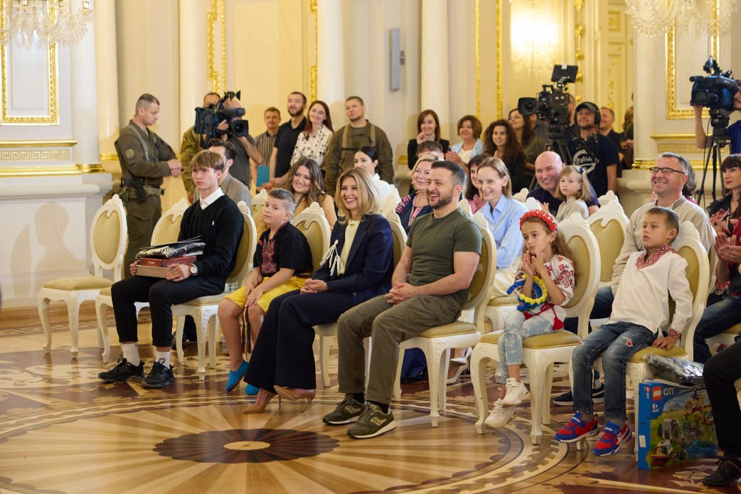 У Маріїнському палаці нагородили дітей-рятувальників, які наближають перемогу: подвиги юних героїв