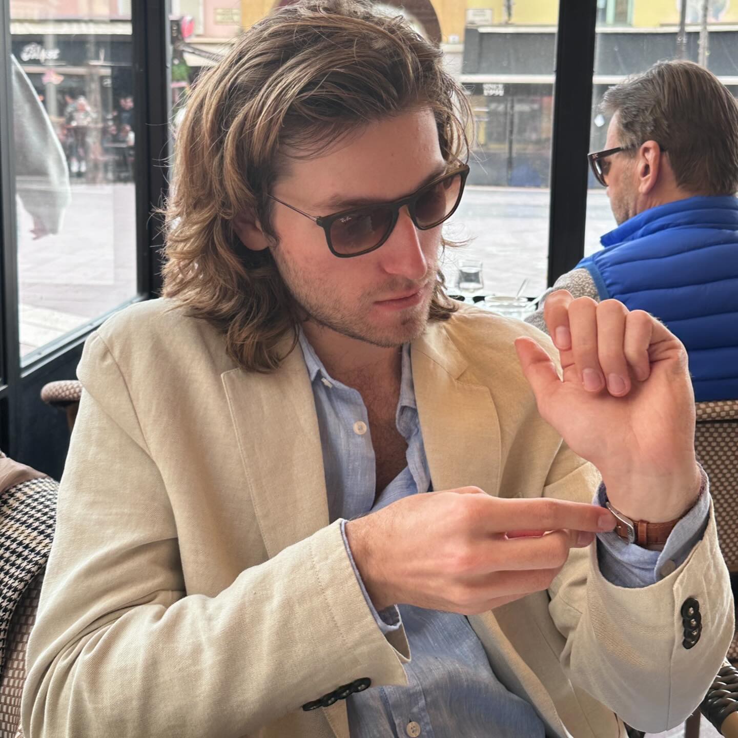 Алан Бадоєв розчулив мережу теплою зустріччю з дітьми за кордоном (фото)