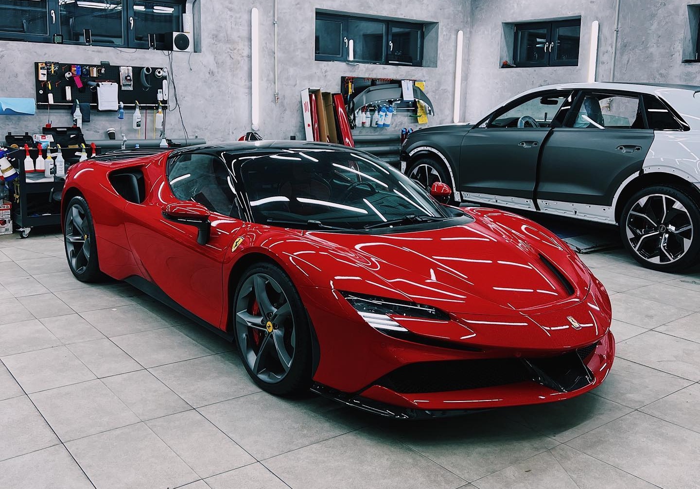Украинский айтишник Слобоженко купил себе суперкар Ferrari за 1 млн долларов