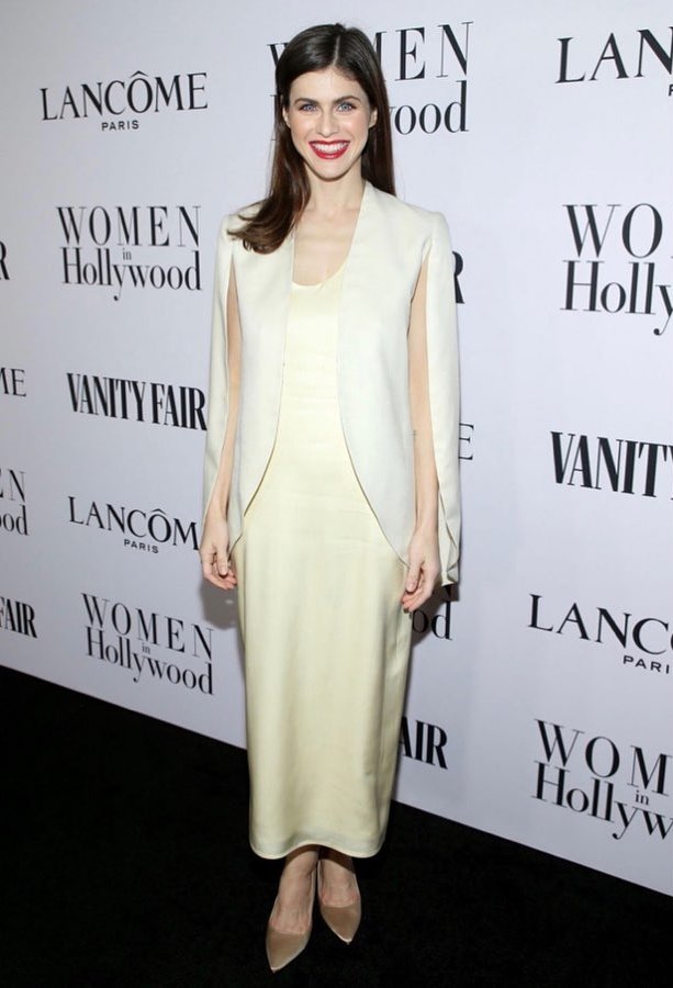 На любой вкус: 10 лучших вечерних образов Александры Даддарио - звезды "Белого лотоса"