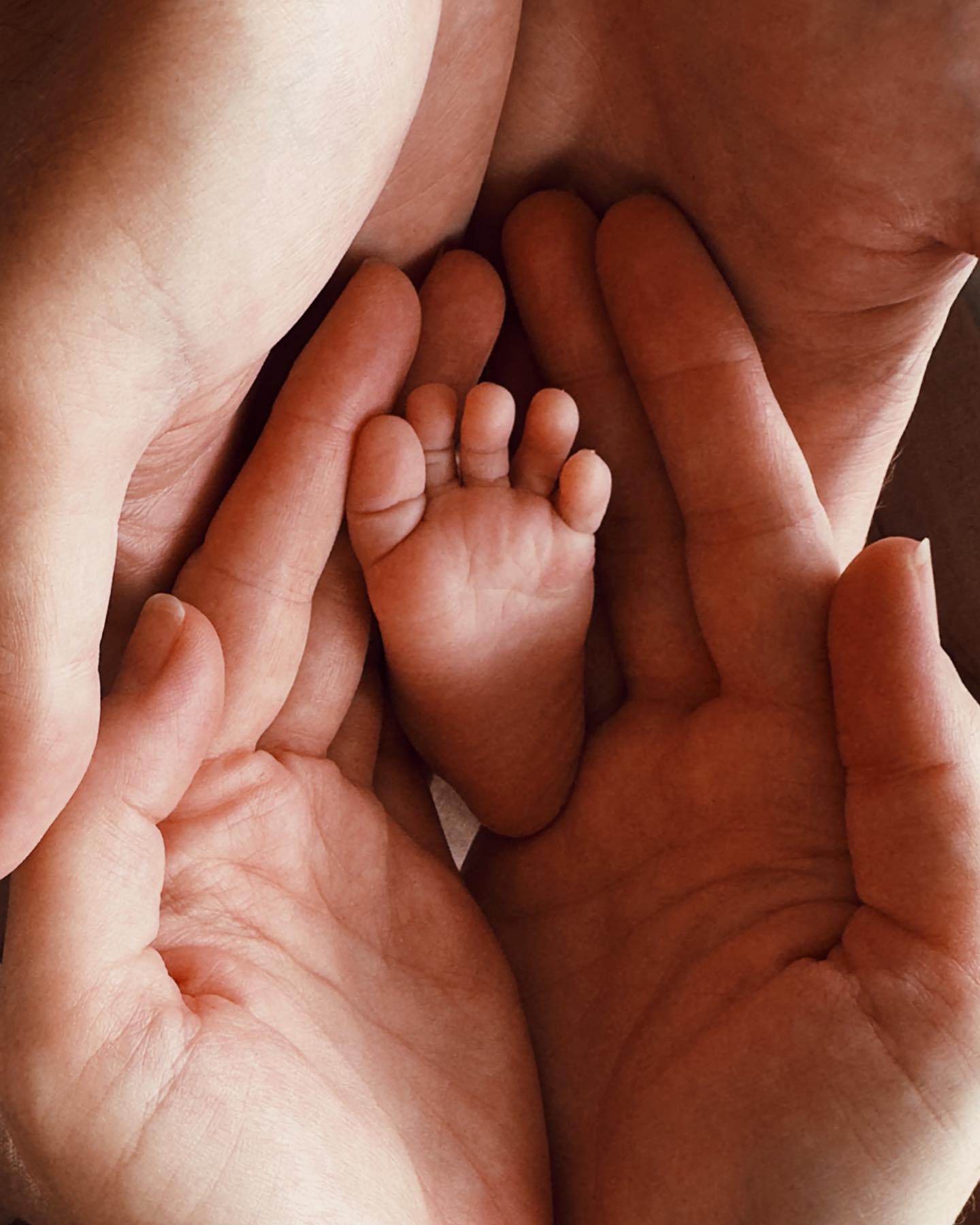 Звездный бэби-бум 2023: у Ivan NAVI родился первенец, а Тарабарова стала многодетной мамой