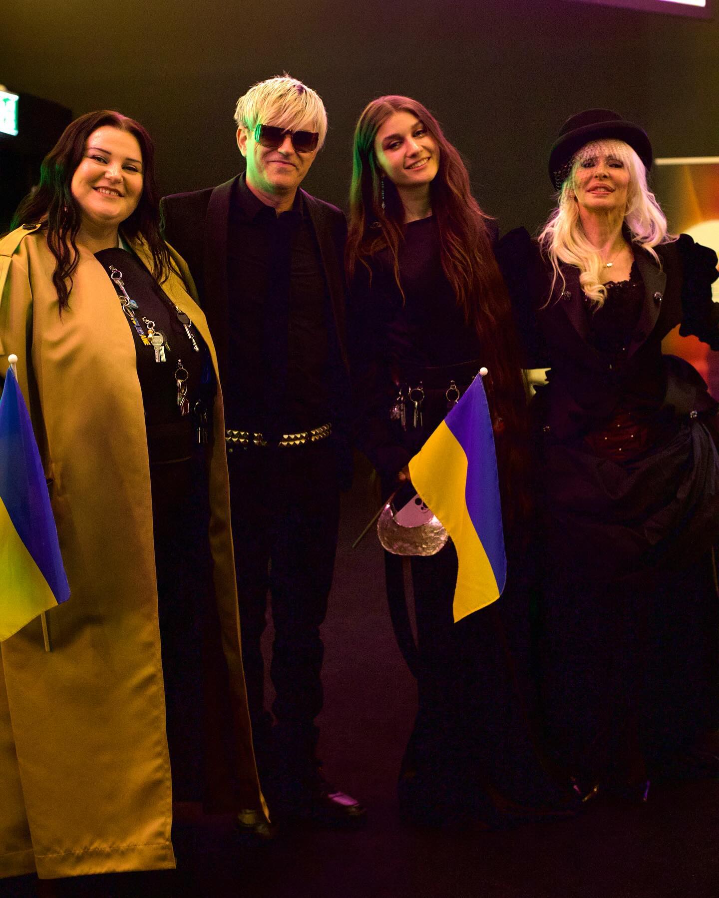 В яких образах Jerry Heil та Alyona Alyona вийшли на бірюзовий хідник Євробачення (фото, відео)