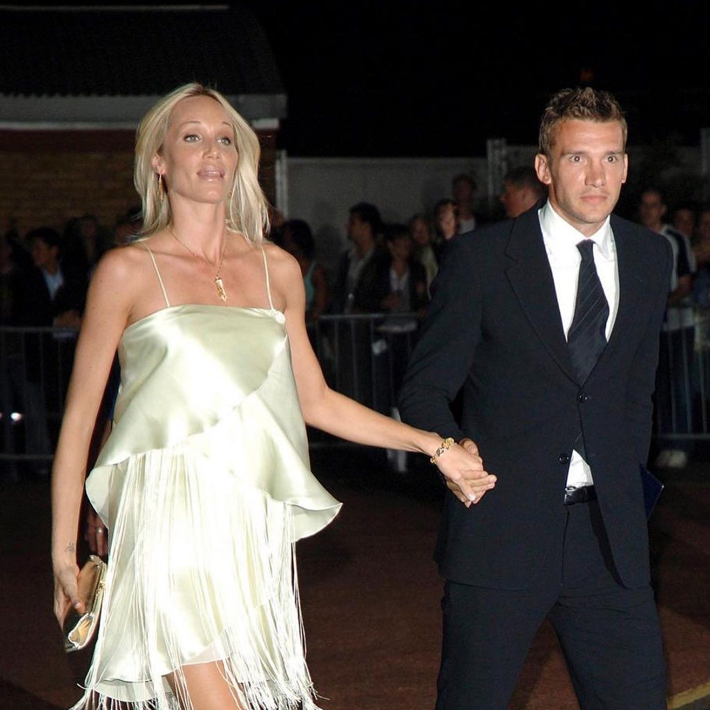 Андрій Шевченко показує, як носити чоловічі костюми для впевненості та елегантності