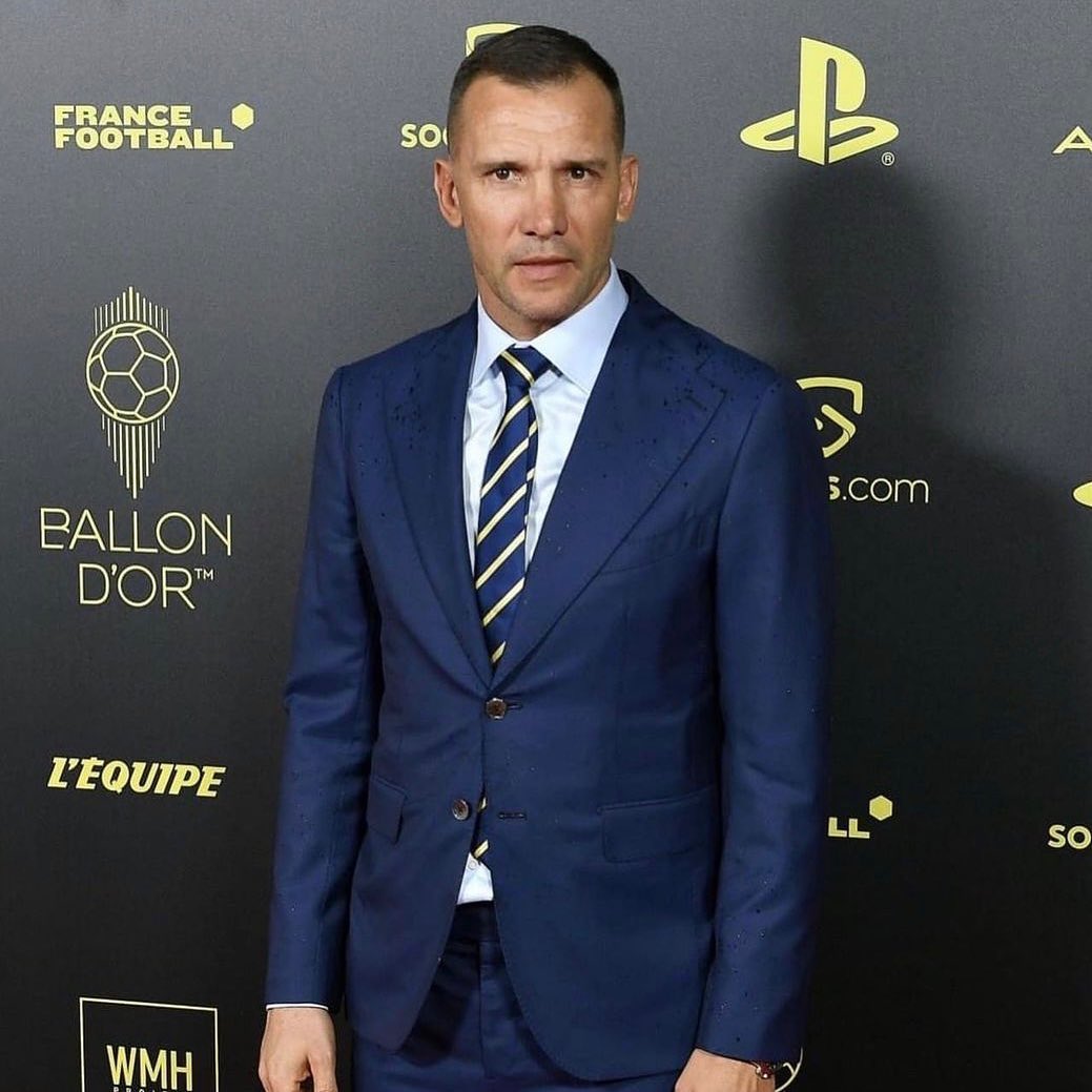 Андрій Шевченко показує, як носити чоловічі костюми для впевненості та елегантності