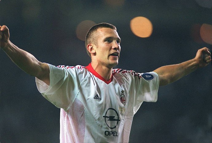 Артем Довбик номинирован на &quot;Золотой мяч&quot;. Месси и Роналду в списке нет