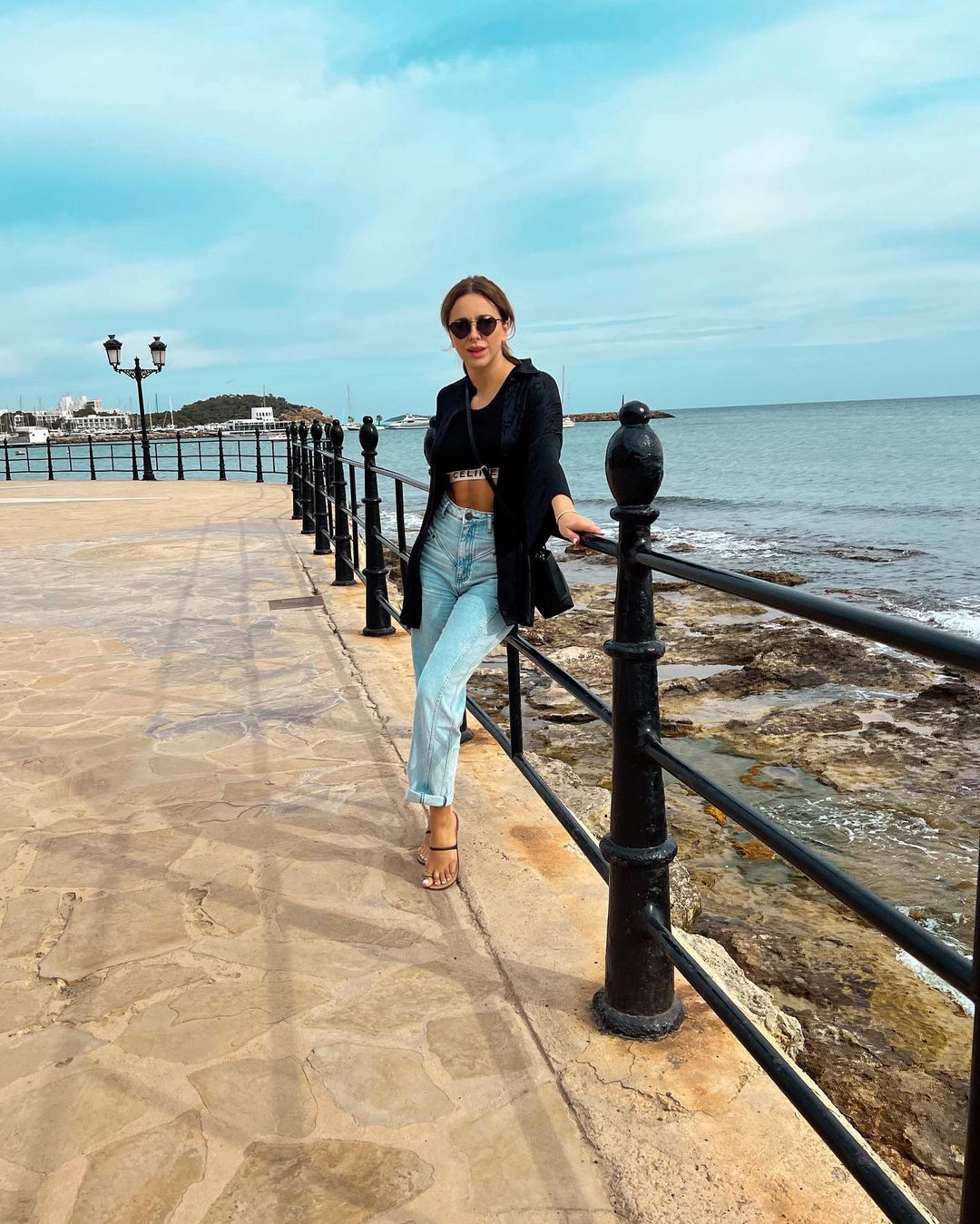 &quot;А що, Росія не гріє?&quot; Ані Лорак показала, де почувається вдома