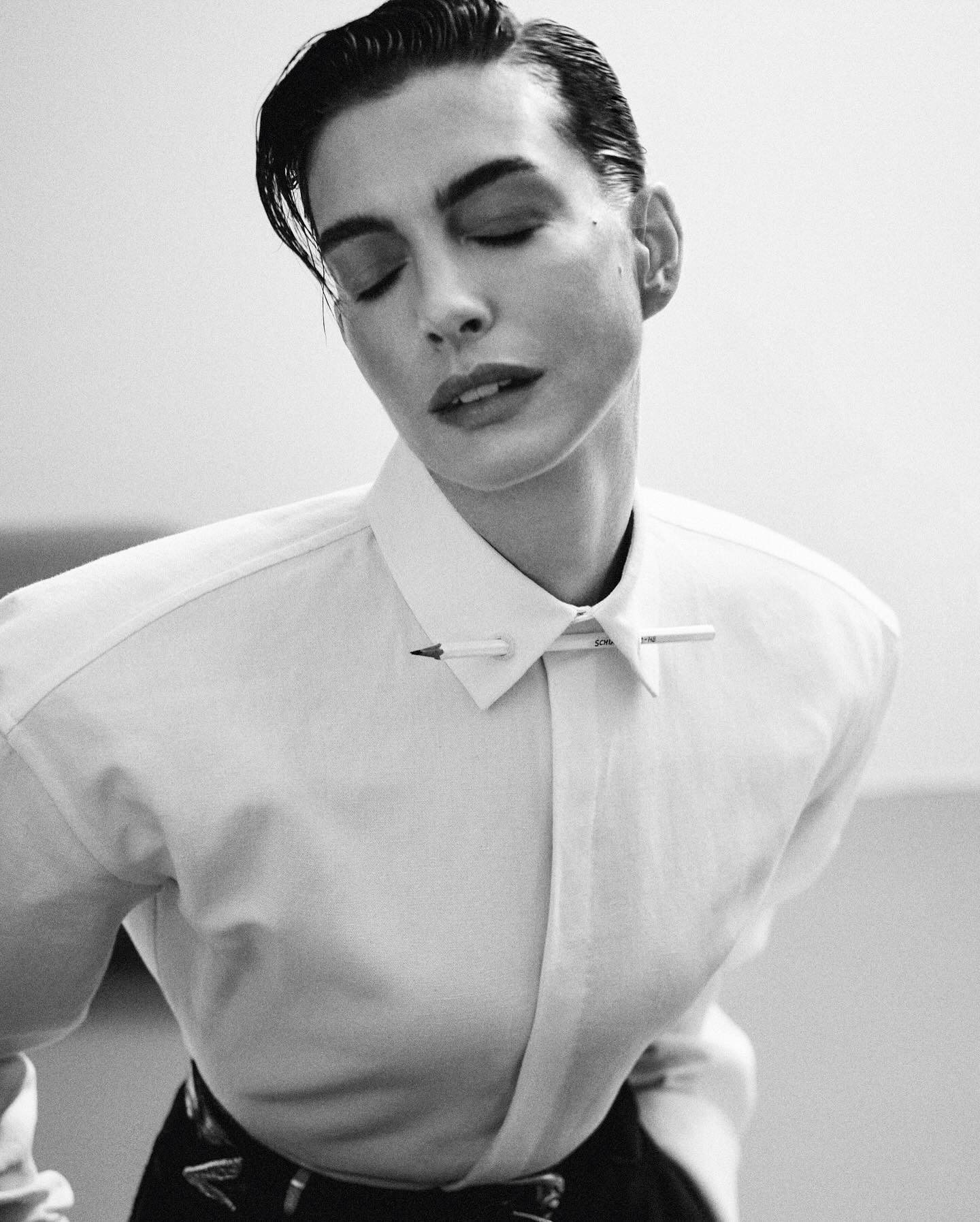 Енн Гетевей зачарувала новими фото з ноткою містики