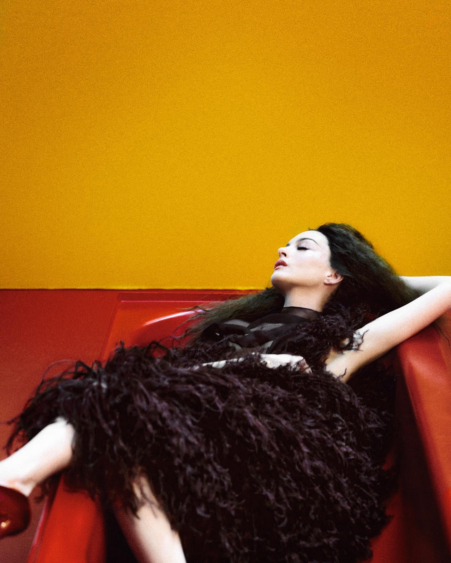 Енн Гетевей зачарувала новими фото з ноткою містики