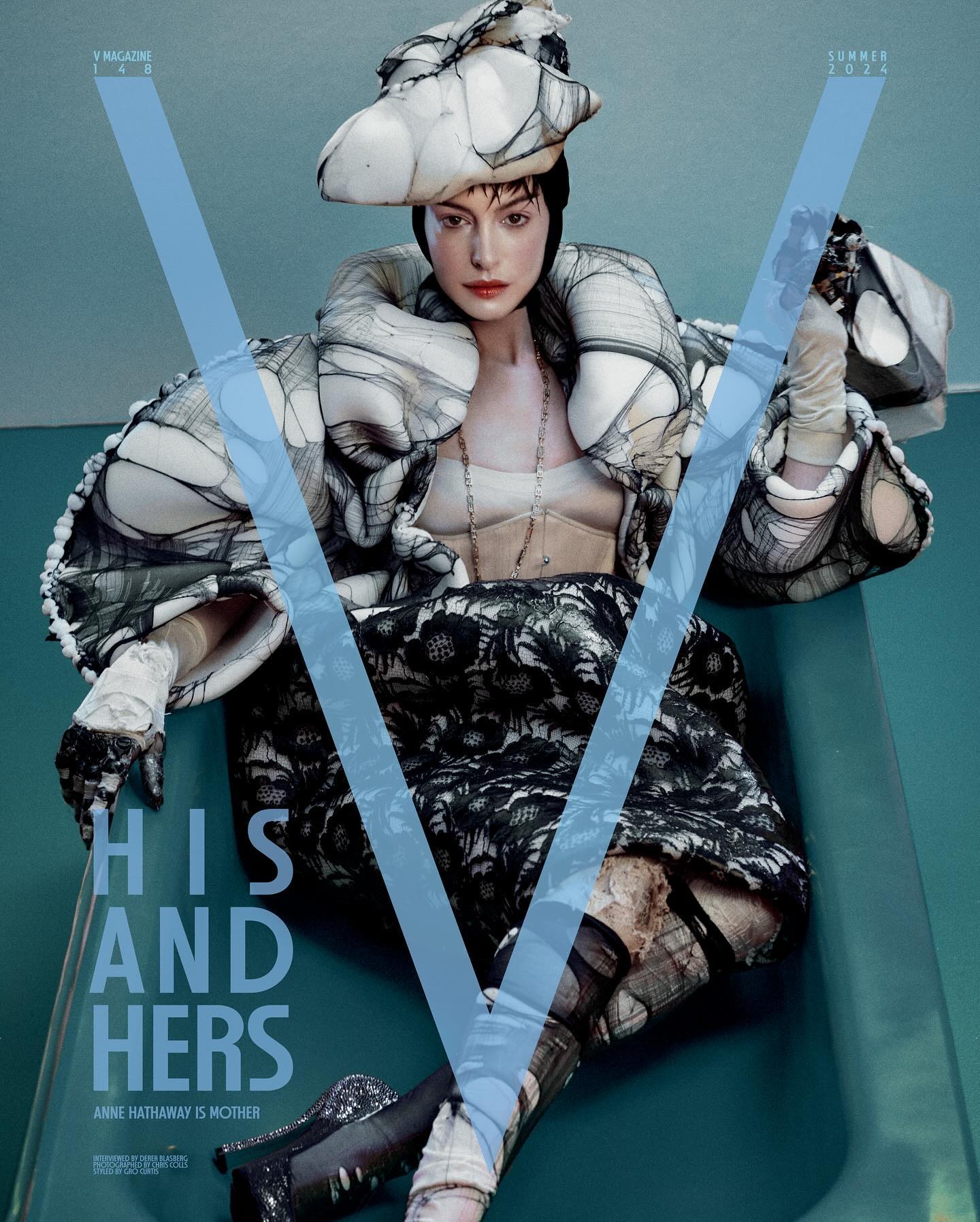 Енн Гетевей зачарувала новими фото з ноткою містики