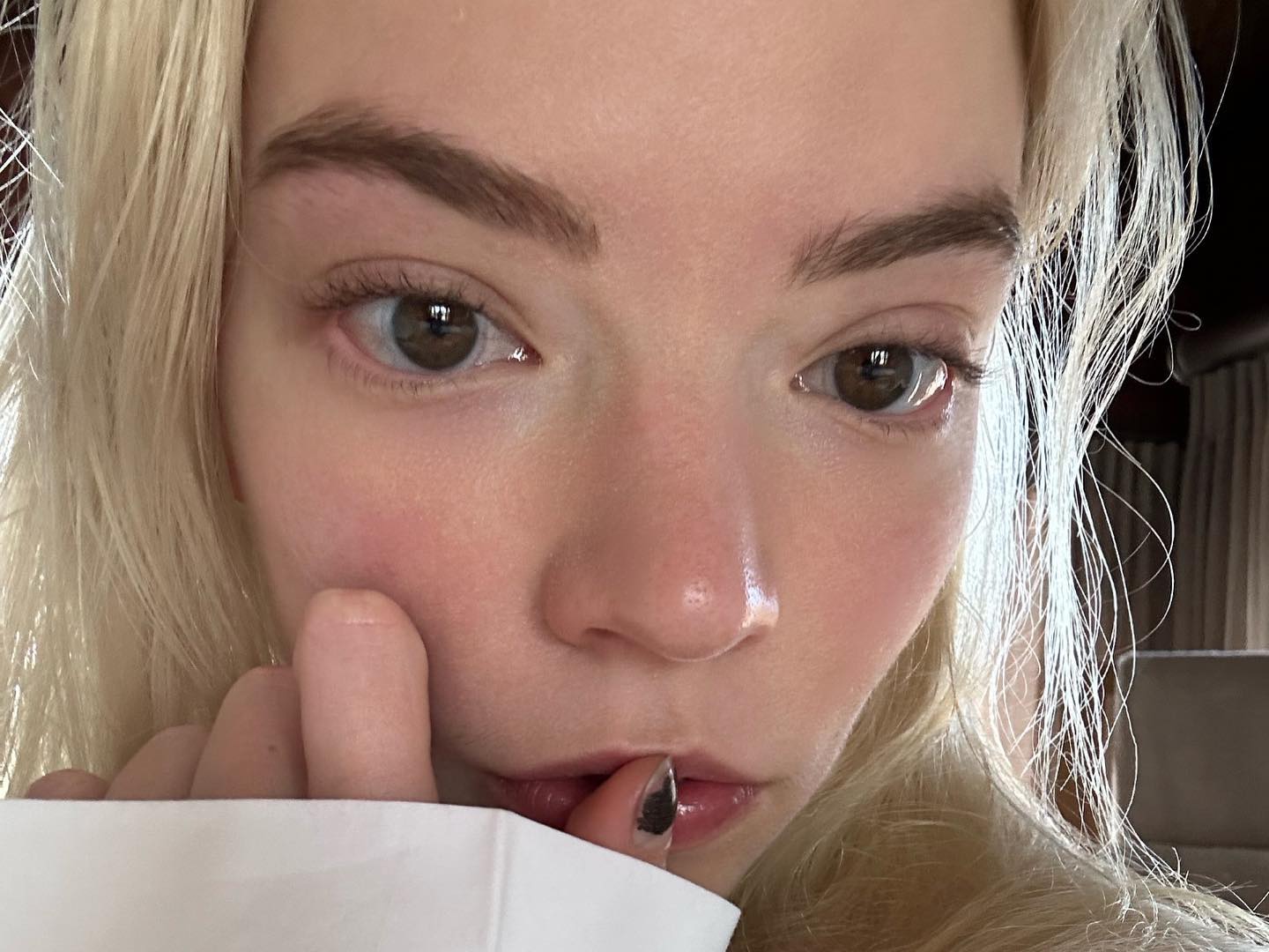 Как Аня Тейлор-Джой пропагандирует натуральную красоту: эстетические фото