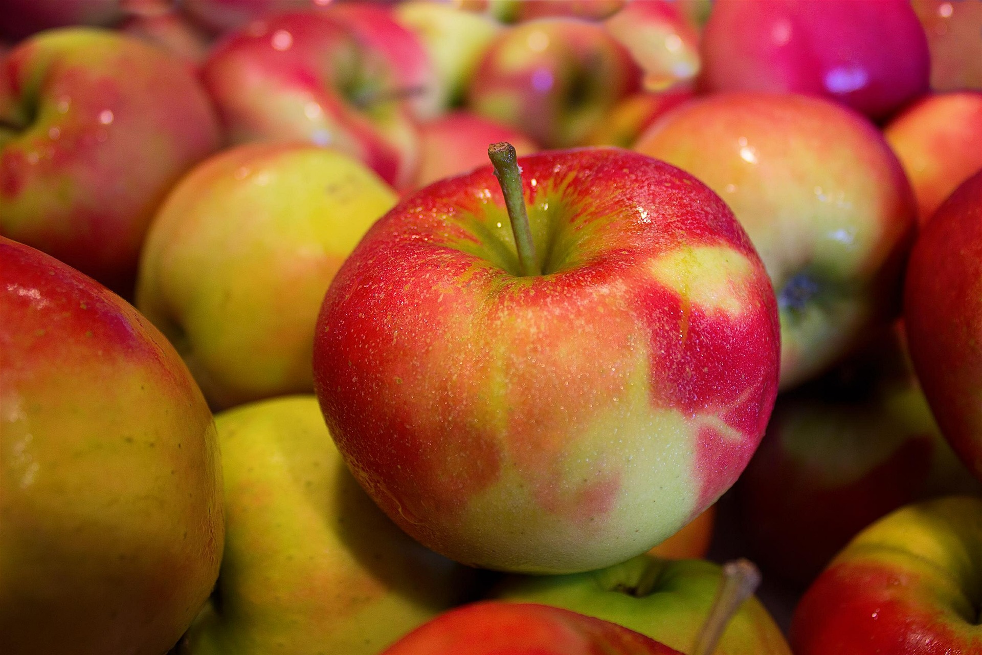 Вот что случится с организмом, если есть яблоки каждый день