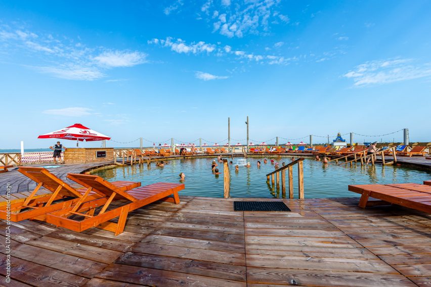 Теплая вода в любой сезон. Где на Азовском море искать круглогодичные курорты для комфортного отдыха