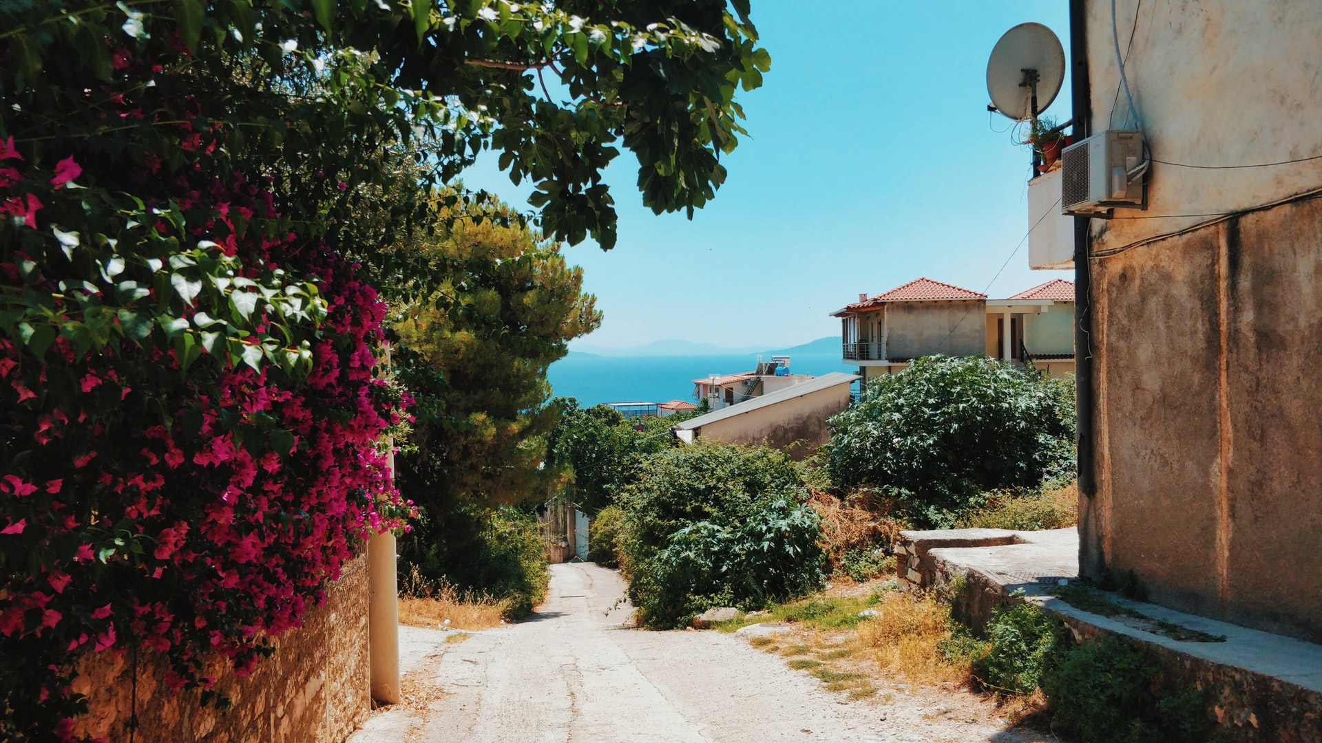 Авиа и автобусы. Куда сейчас можно поехать на море в ближайшие страны