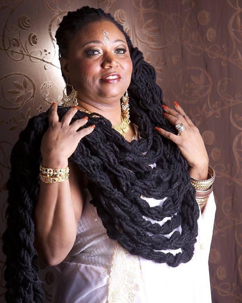 Жінка відростила волосся на 33,5 метра і потрапила в Книгу рекордів Гіннеса: як вона виглядає