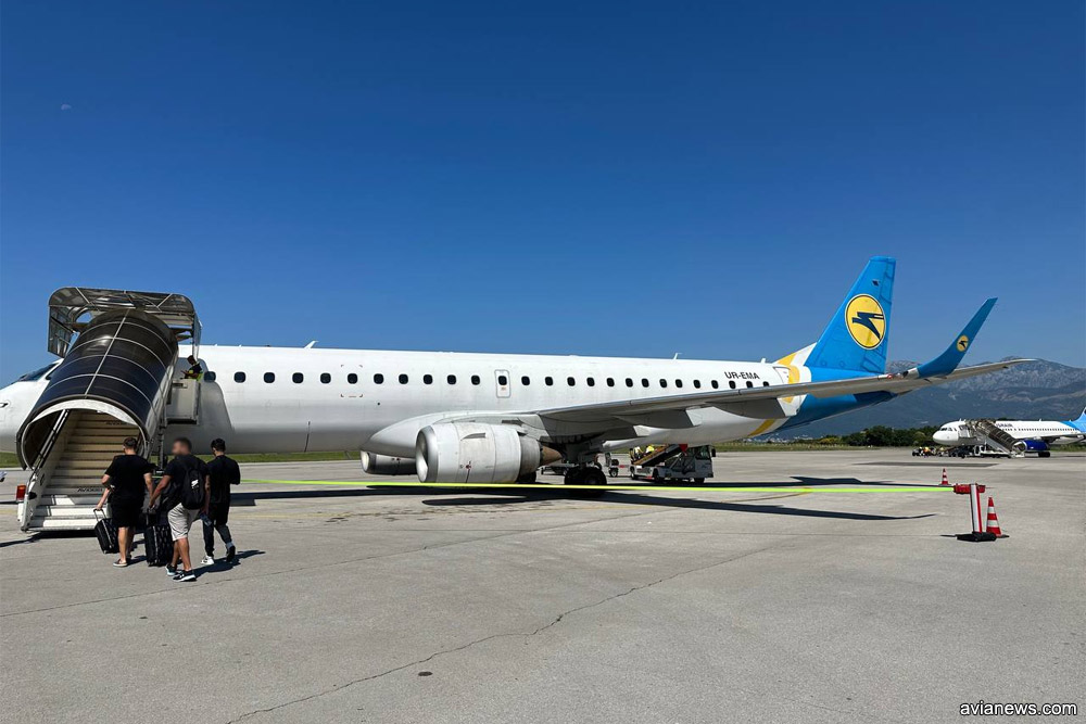 Бывший самолет МАУ перевозит пассажиров в европейской стране: детали