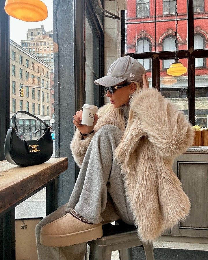 Як одягатися тепло і стильно цієї зими: тканини, які точно не підведуть