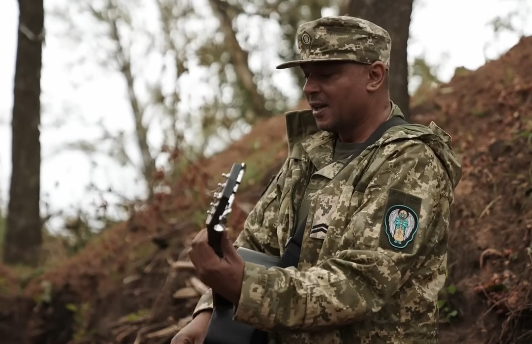 &quot;Сборы может Дорофеева закрывать&quot;. Украинский певец и боец ВСУ высказался об артистах, которые не пошли на фронт