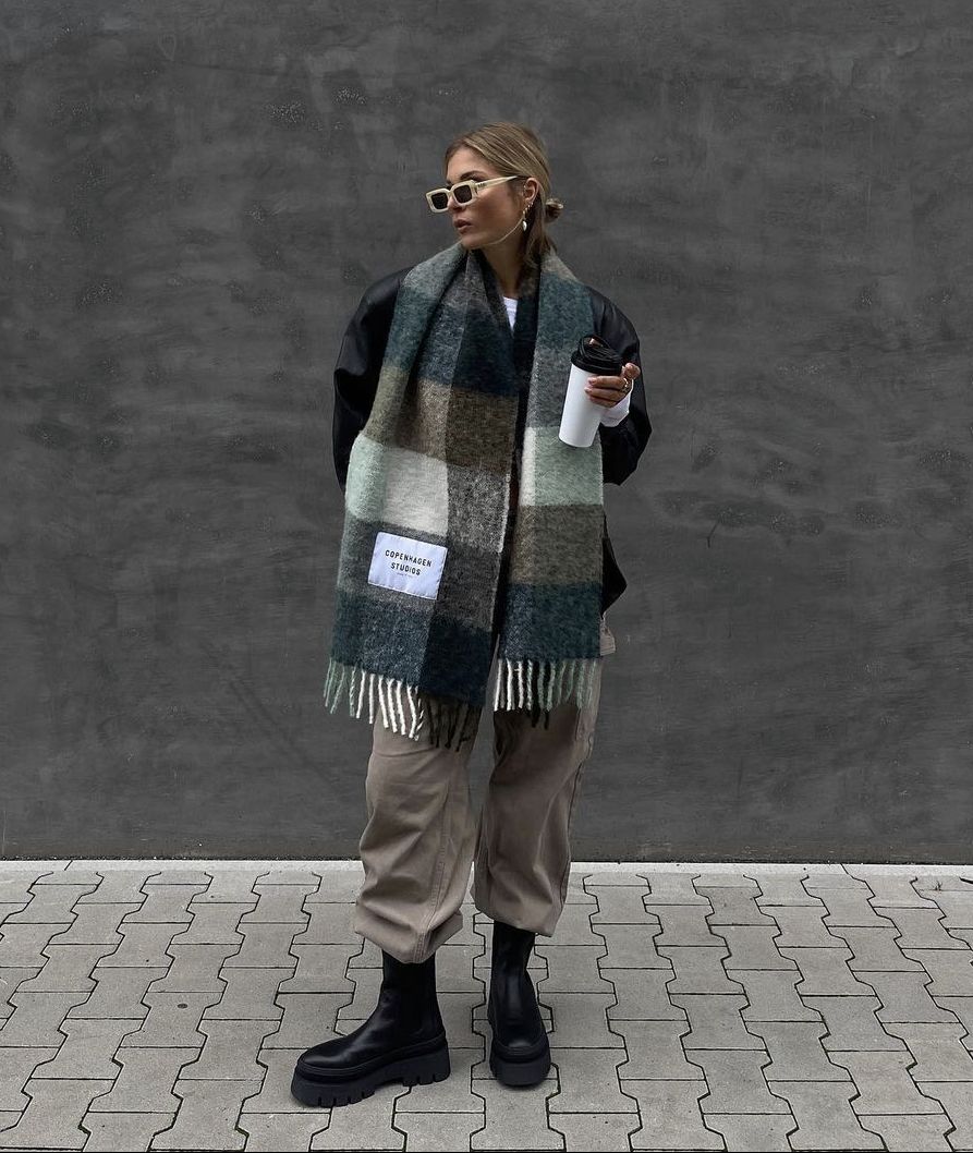 Як носити шарф цієї осені: поради, які допоможуть виглядати стильно