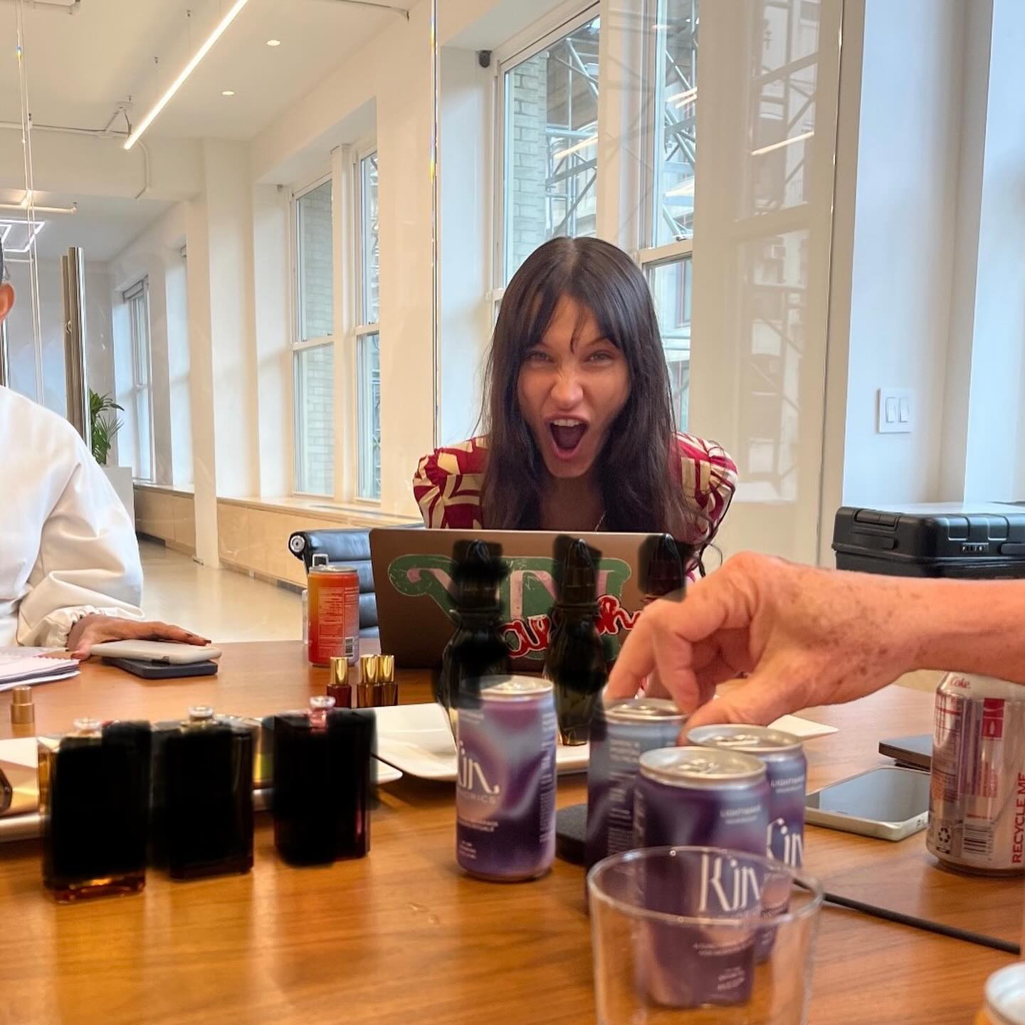 Белла Хадид впервые за 5 лет раскрыла закулисье создания авторских духов (фото)