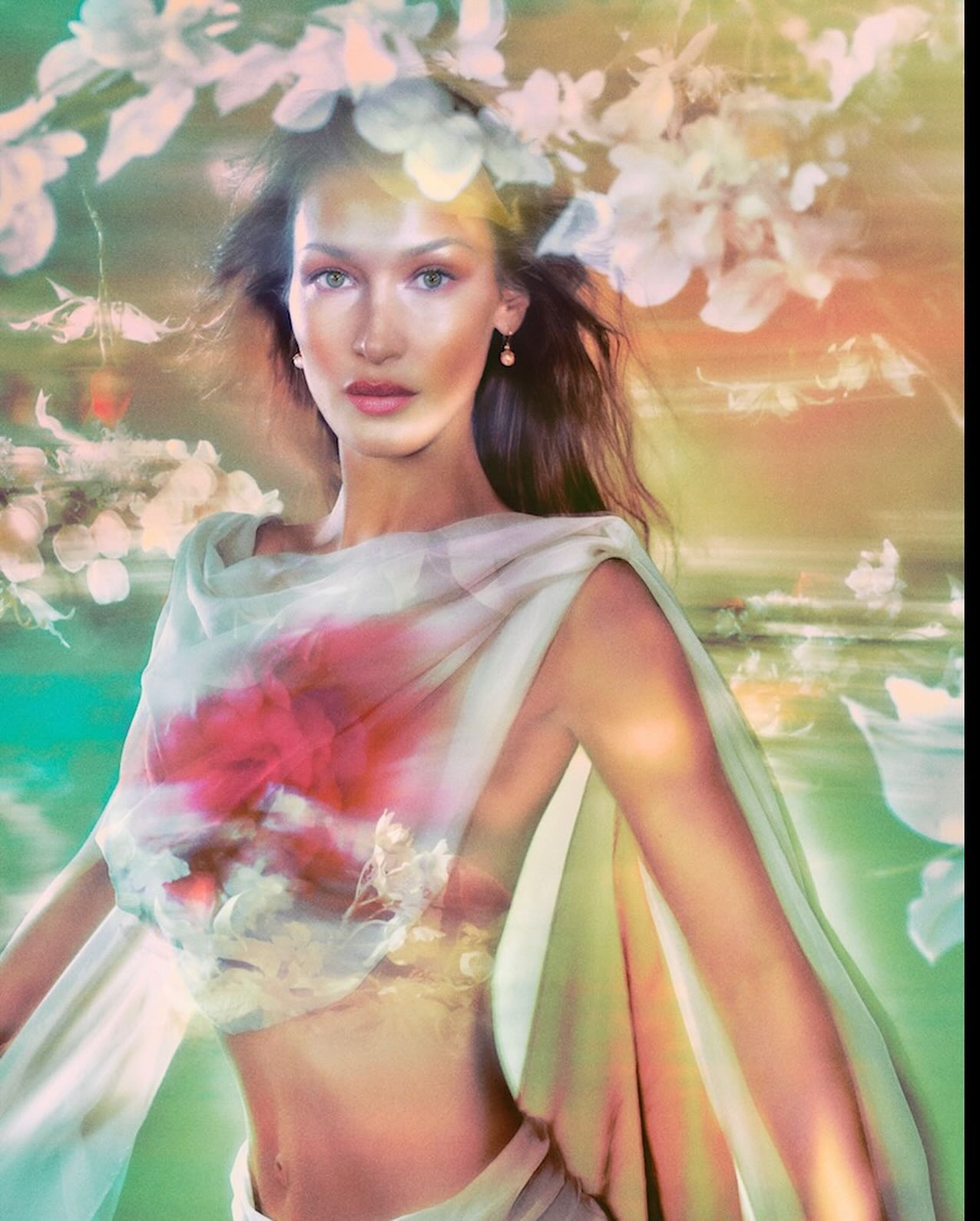 Белла Хадид впервые за 5 лет раскрыла закулисье создания авторских духов (фото)