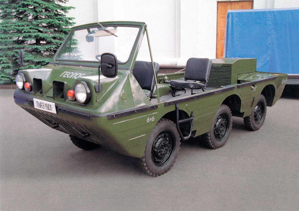 По земле и по воде: ТОП-5 малоизвестных украинских машин, умеющих плавать