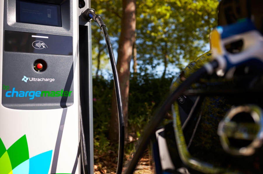 Вони здаються: нафтовий гігант British Petroleum збільшить власну мережу електрозарядок до 70 тисяч станцій