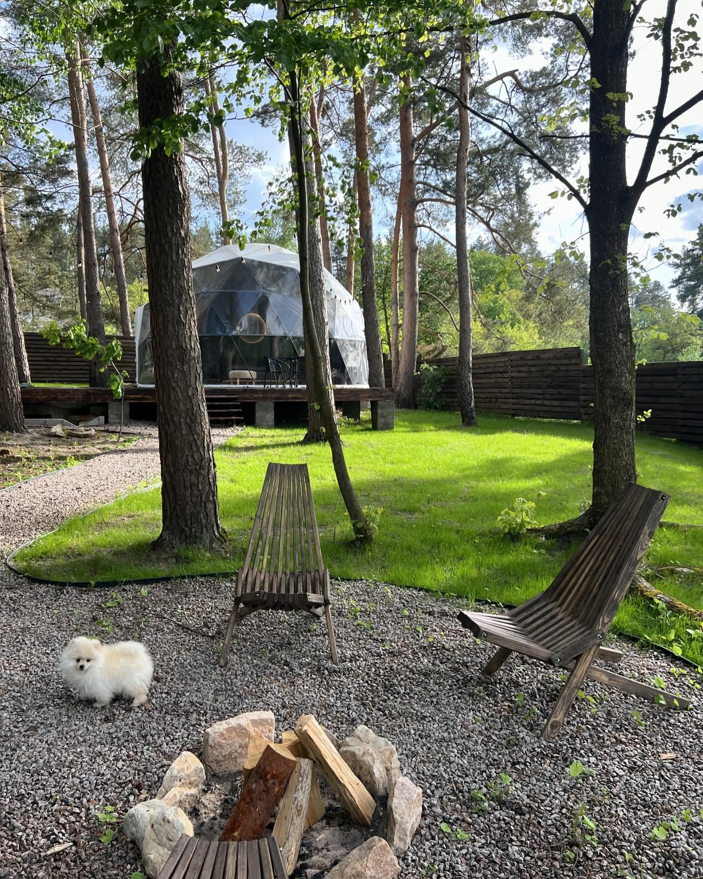 10 заміських будинків і комплексів для відпочинку під Києвом: скільки коштує оренда та як дістатися