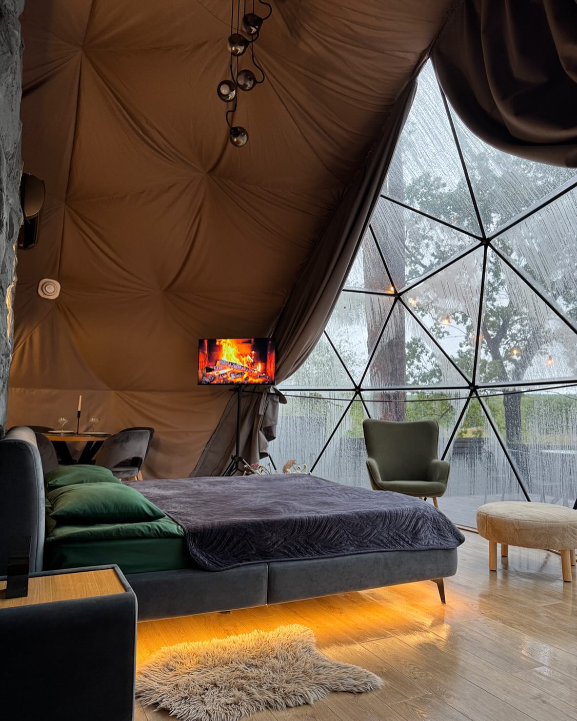 10 заміських будинків і комплексів для відпочинку під Києвом: скільки коштує оренда та як дістатися