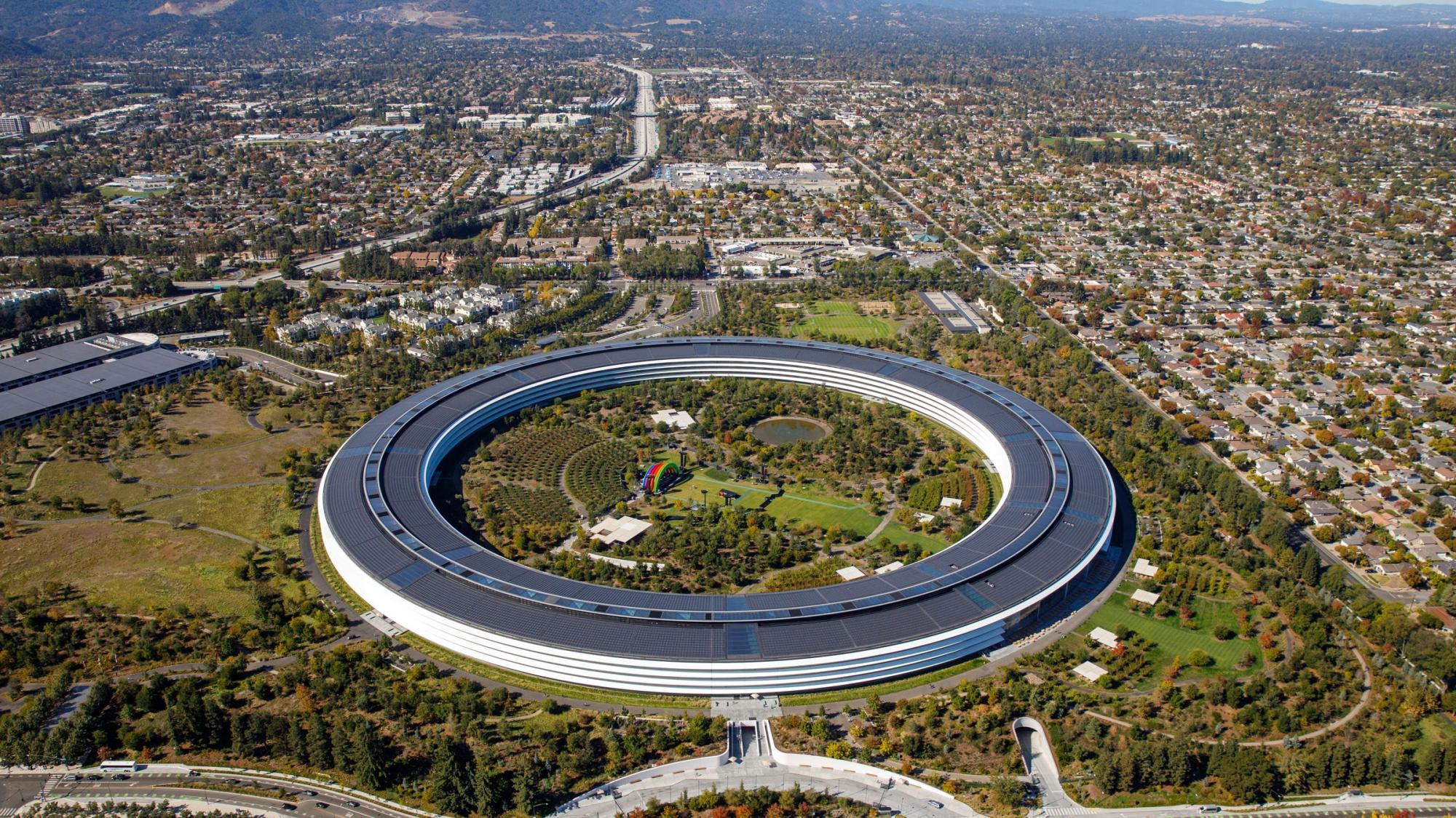 Зривають всі терміни: з Apple масово звільняються автомобільні інженери