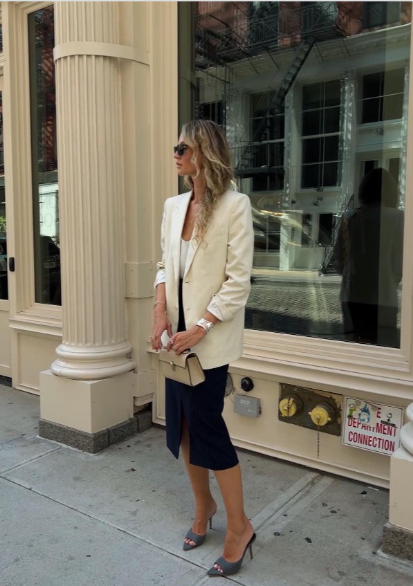 Как выглядят модные юбки на осень и зиму: блогерша показала стильные образы на каждый день