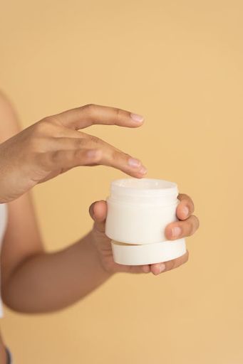 Як допомогти пересохлій, збезводненій шкірі