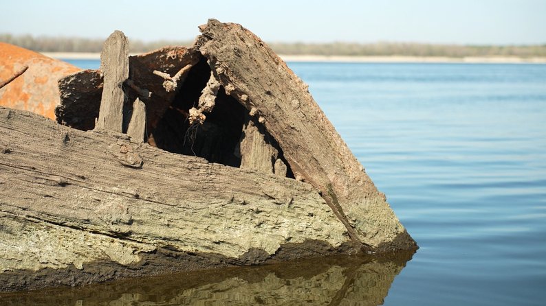 На дні Дніпра біля Запоріжжя знайшли древнє затонуле судно: що про нього відомо