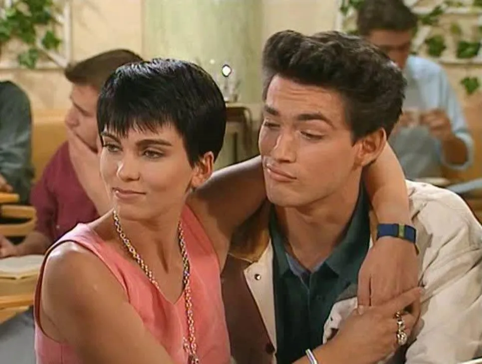 Що стало з красунею Каті з культового французького серіалу "Елен і друзі" (фото)