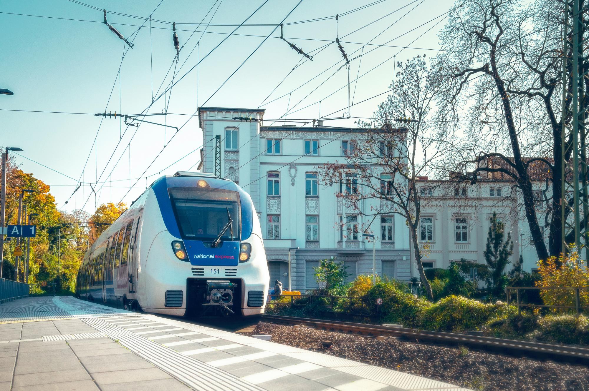 &quot;Цены придется повысить&quot;. Билет за 49 евро в Германии подорожает: детали