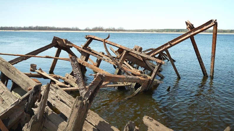 На дні Дніпра біля Запоріжжя знайшли древнє затонуле судно: що про нього відомо