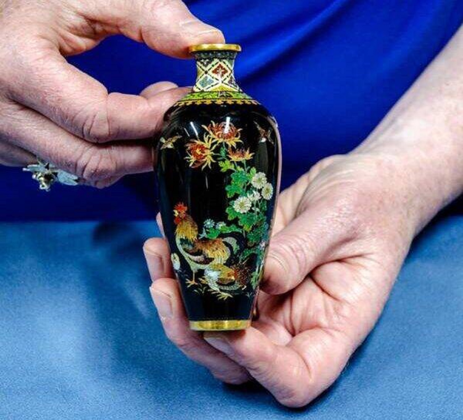 От картины Дали до яйца Фаберже: 7 бесценных находок в магазинах секонд-хенда