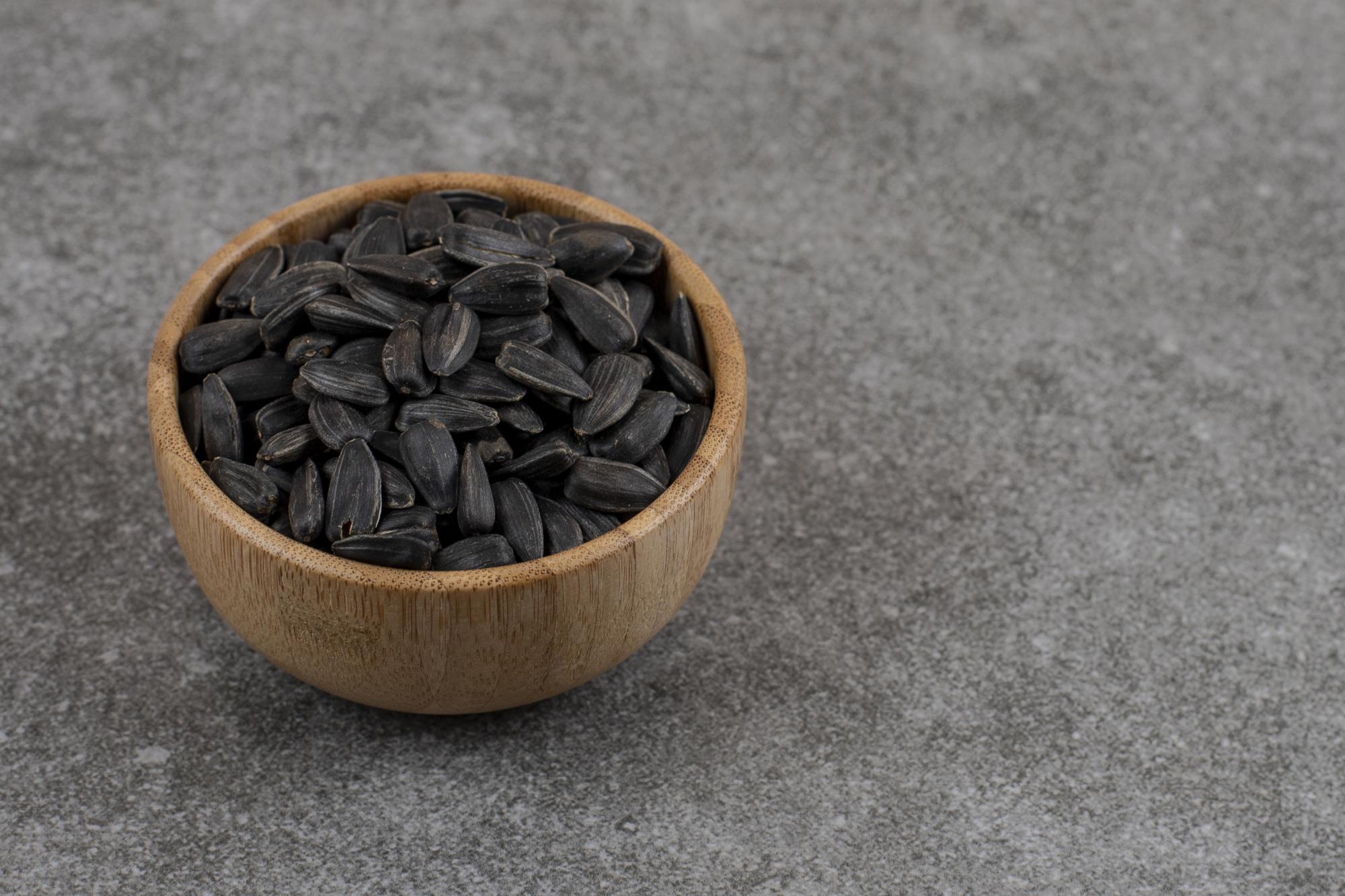 Що відбувається з організмом, якщо часто їсти насіння соняшнику