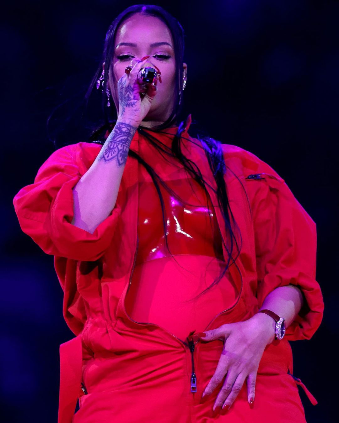 Ріанна на Супербоулі 2023 повідомила про вагітність: яскраве відео