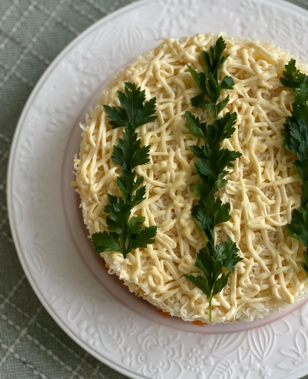 Невероятно вкусный салат на Новый год и Рождество: всего четыре ингредиента