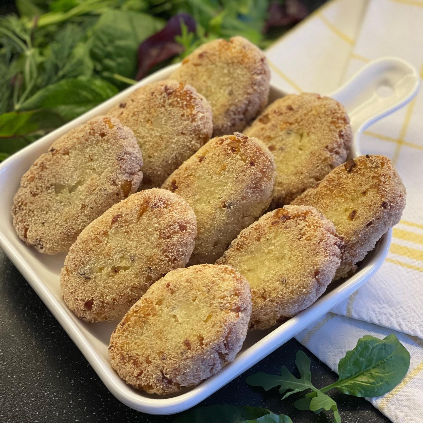 Просто, швидко та смачно! Бюджетні котлети з рибних консервів