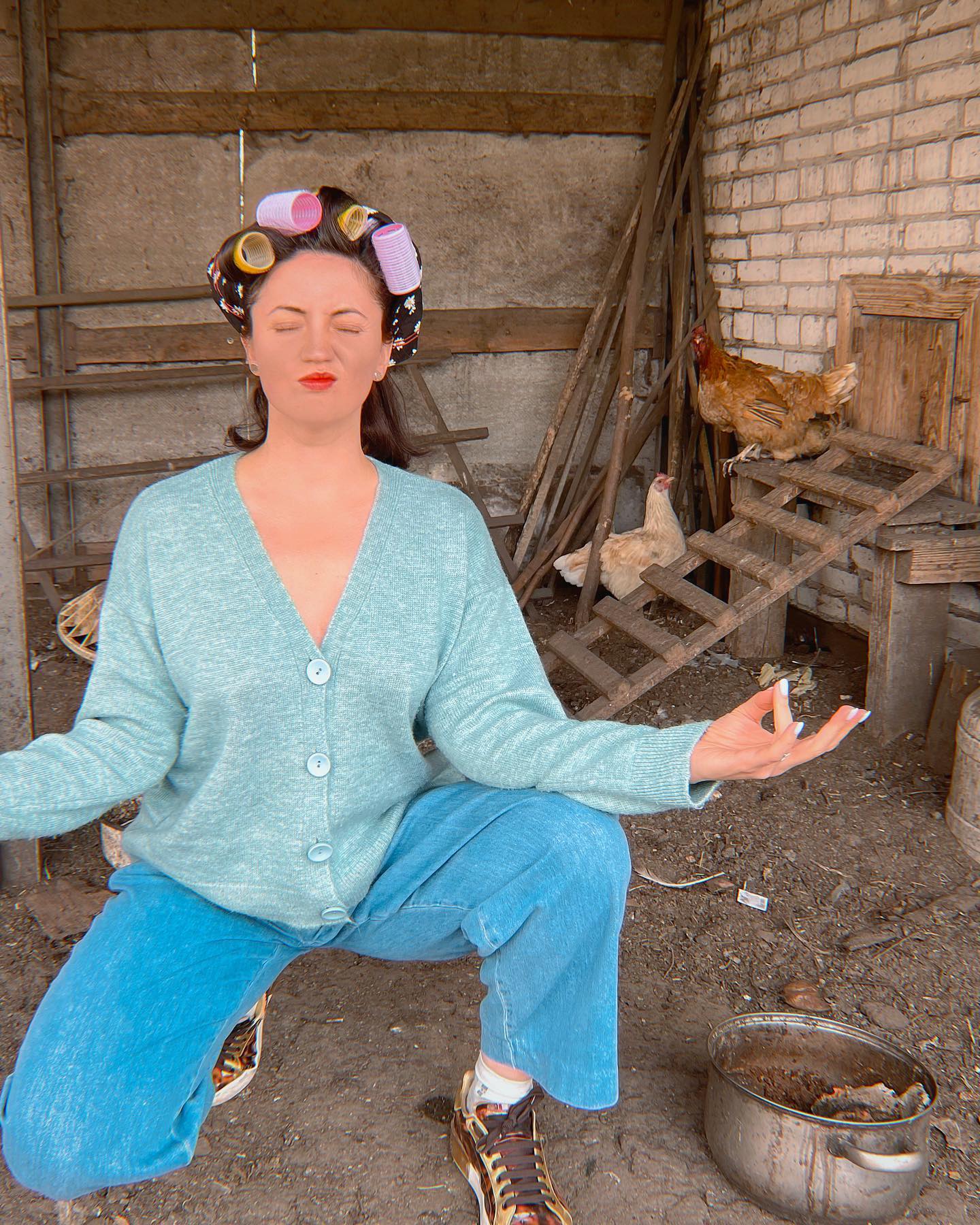 Оля Цибульская дала 5 советов по борьбе с апатией: быть красивой во время войны – не стыдно!